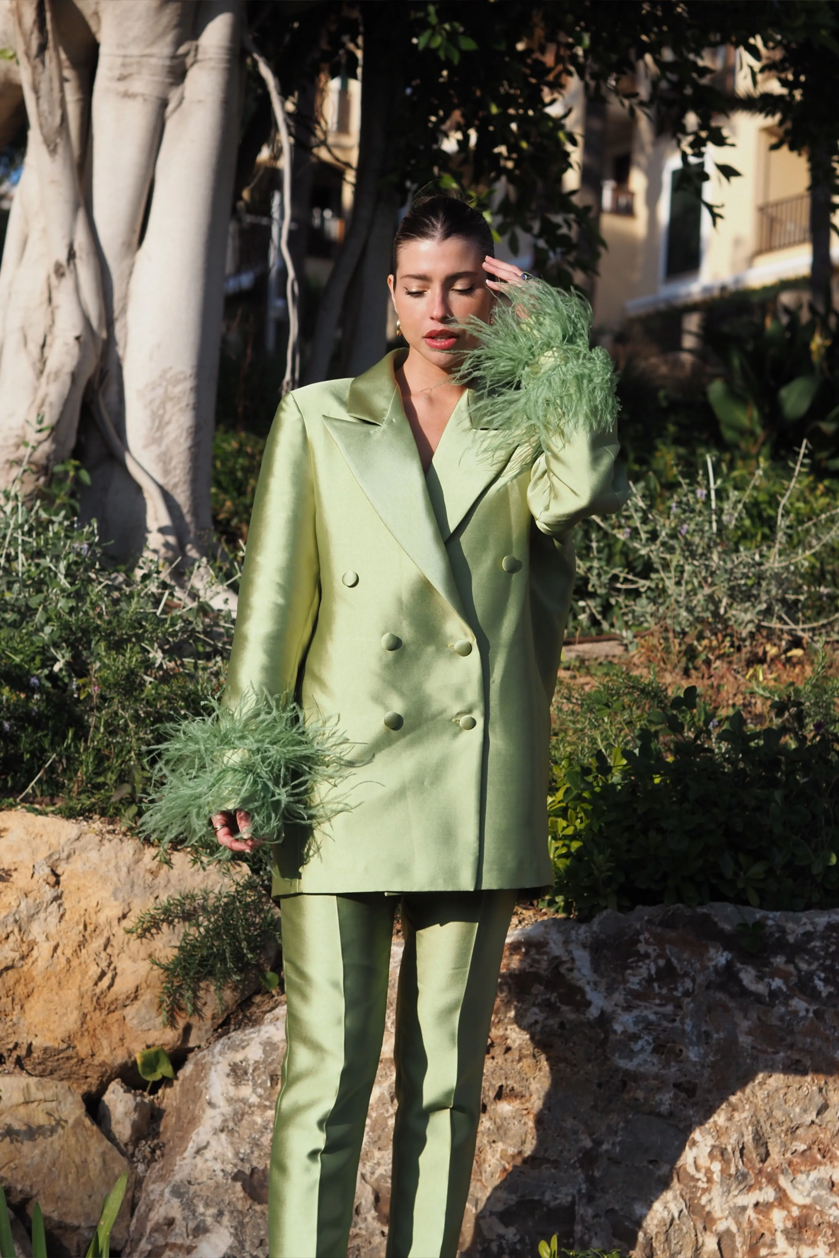 BLAZER OVERSIZED VERDE COM PLUMAS