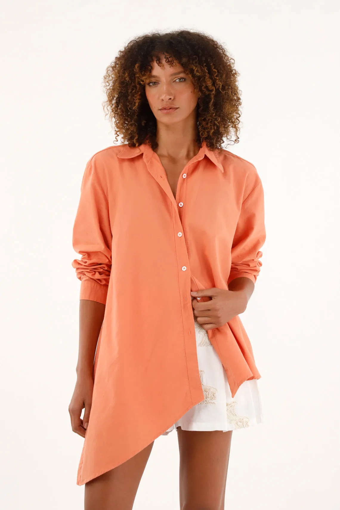 Camisa naranja cuello clásico en algodón 100% para mujer