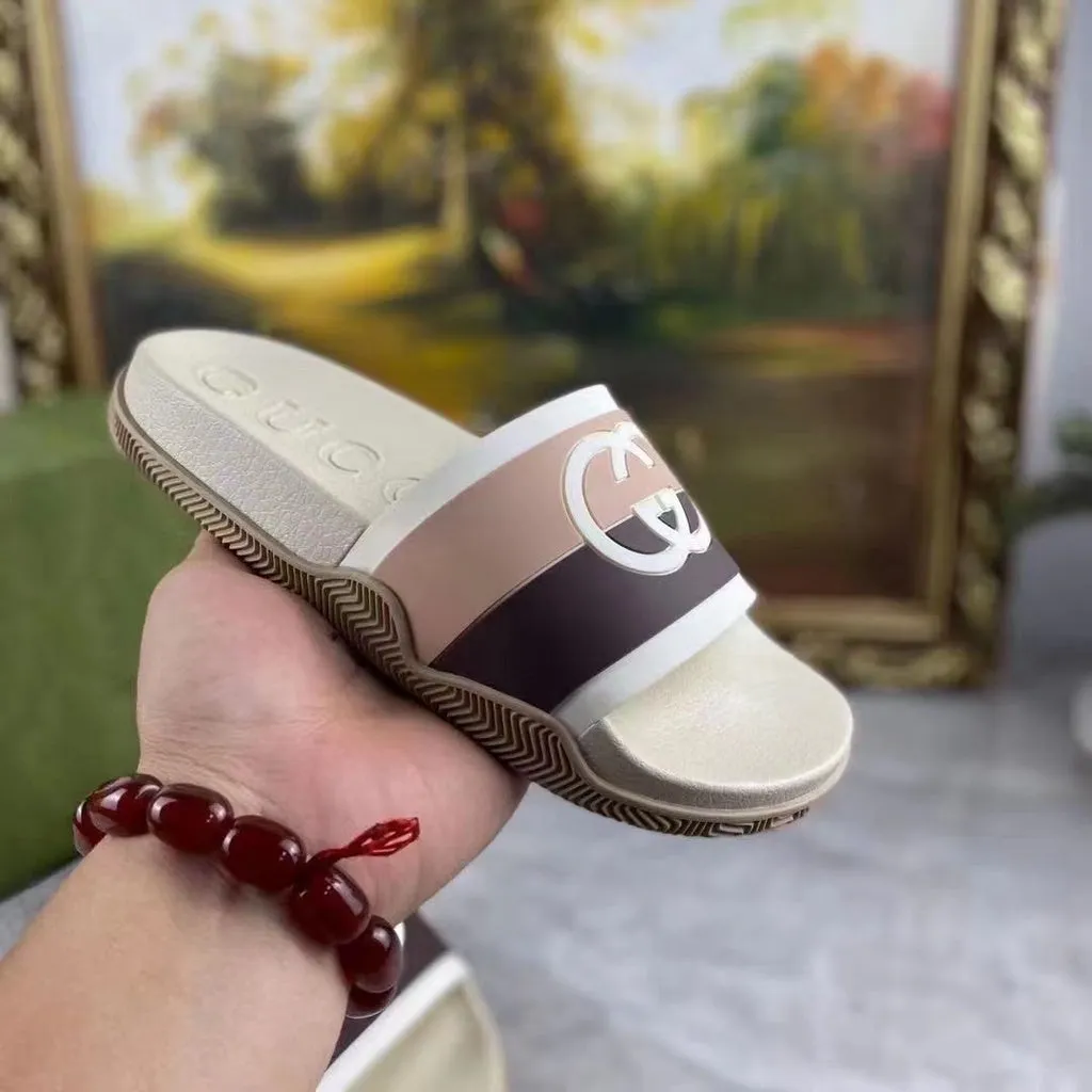 Gucci G-Slide Interlocking