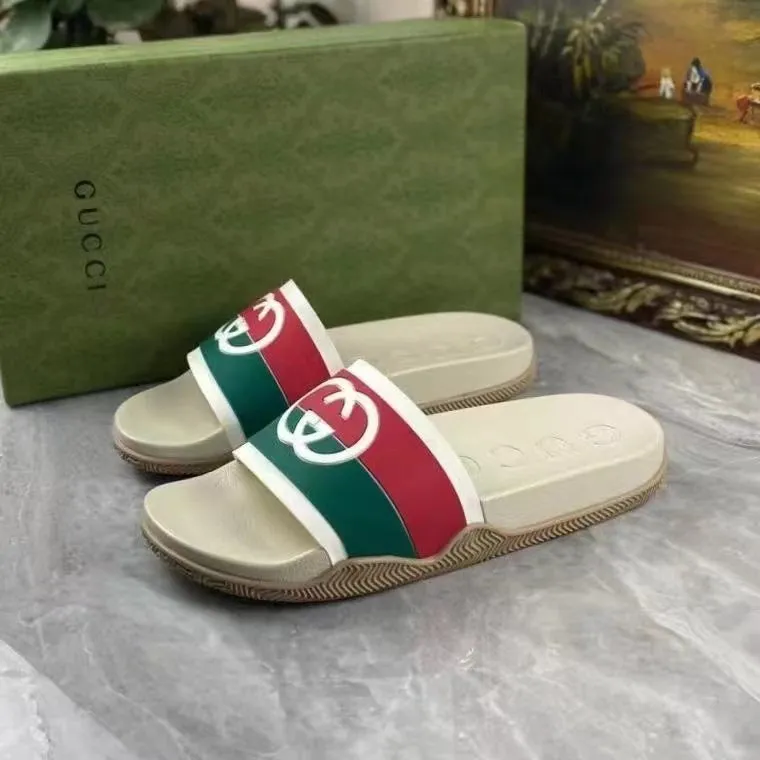 Gucci G-Slide Interlocking