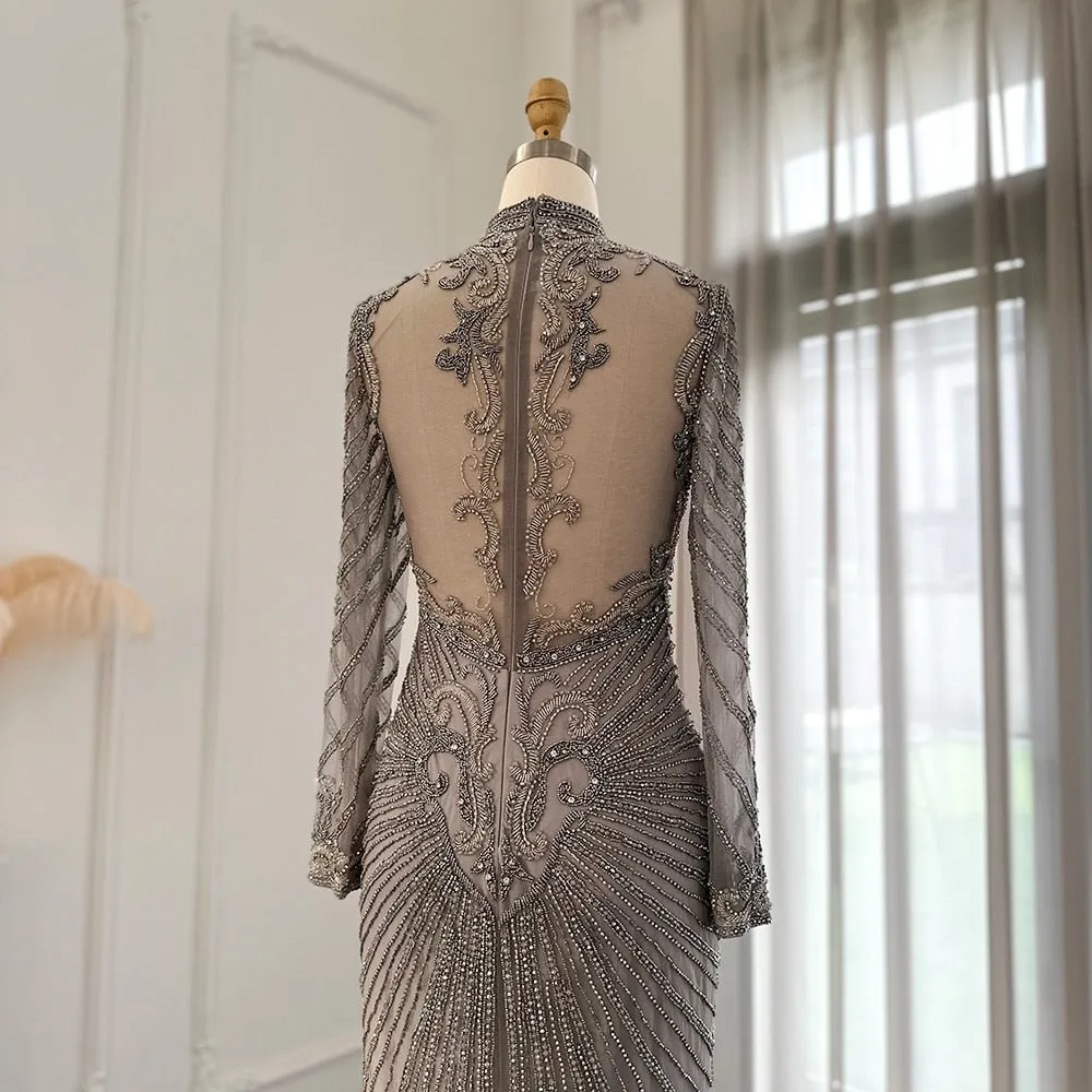 Vestido de Festa Longo com Silhueta Sereia e Detalhes em Cristais - Modelo Especial