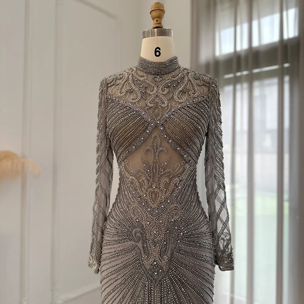 Vestido de Festa Longo com Silhueta Sereia e Detalhes em Cristais - Modelo Especial