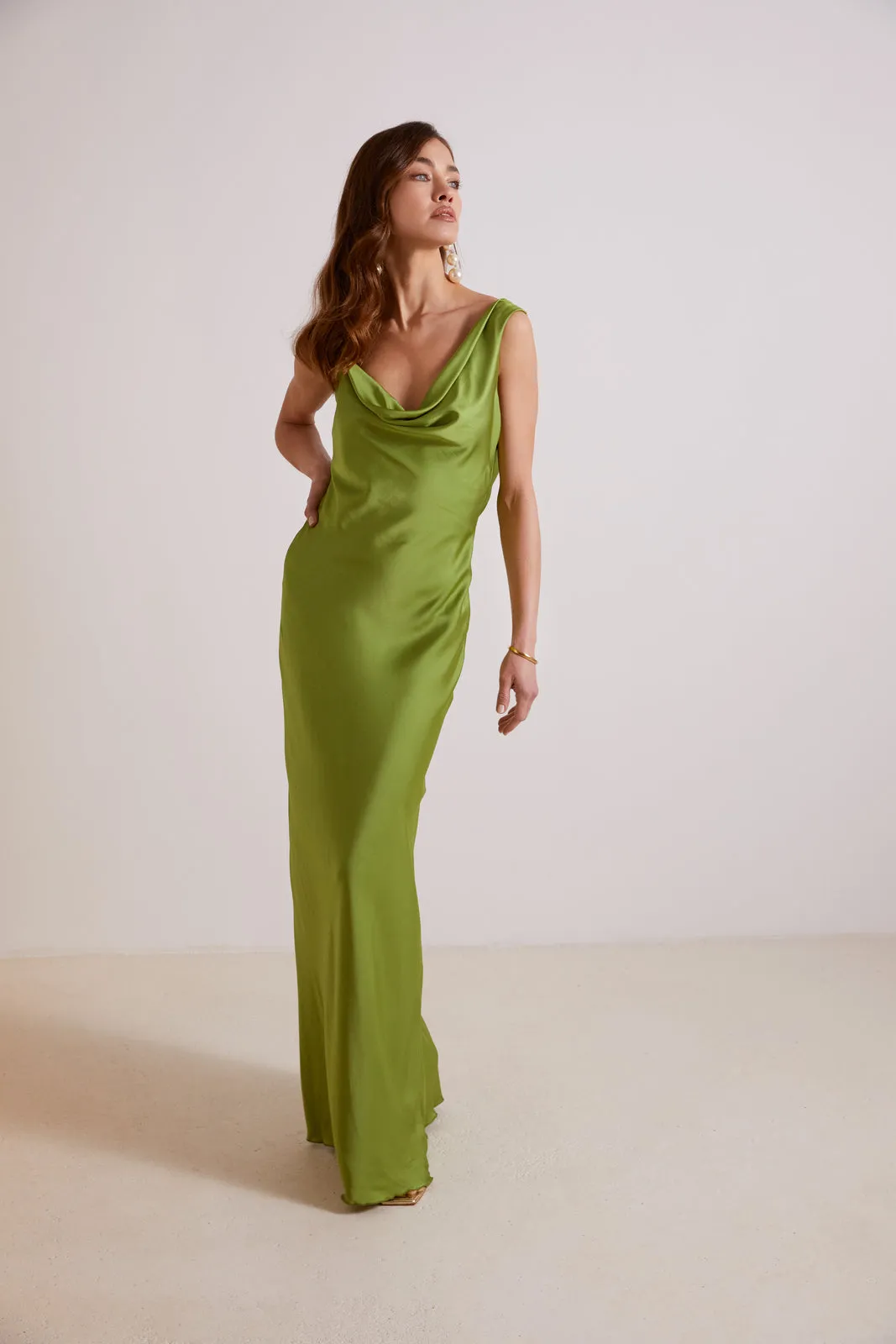 VESTIDO VERDE FLUIDO COMPRIDO