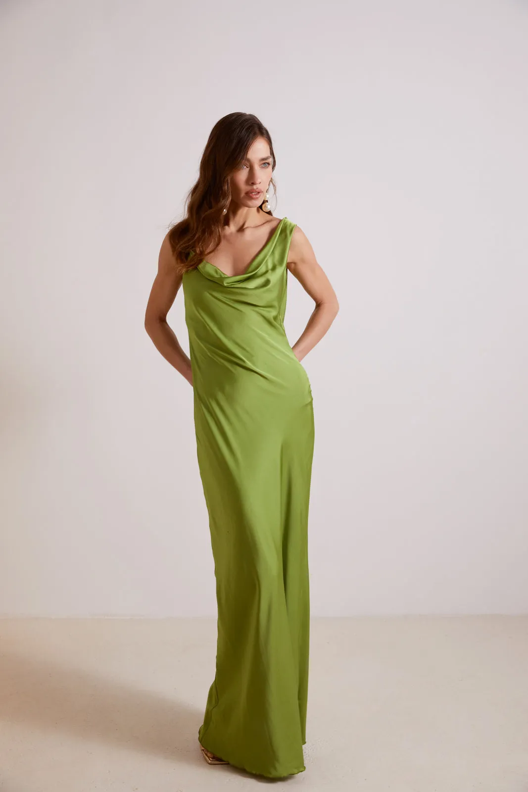 VESTIDO VERDE FLUIDO COMPRIDO